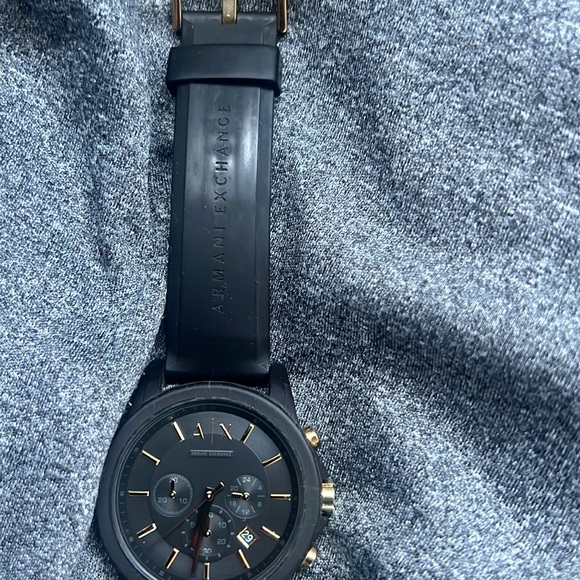 Armani exchange watch black and gold rubber material - Picture 2 of 6